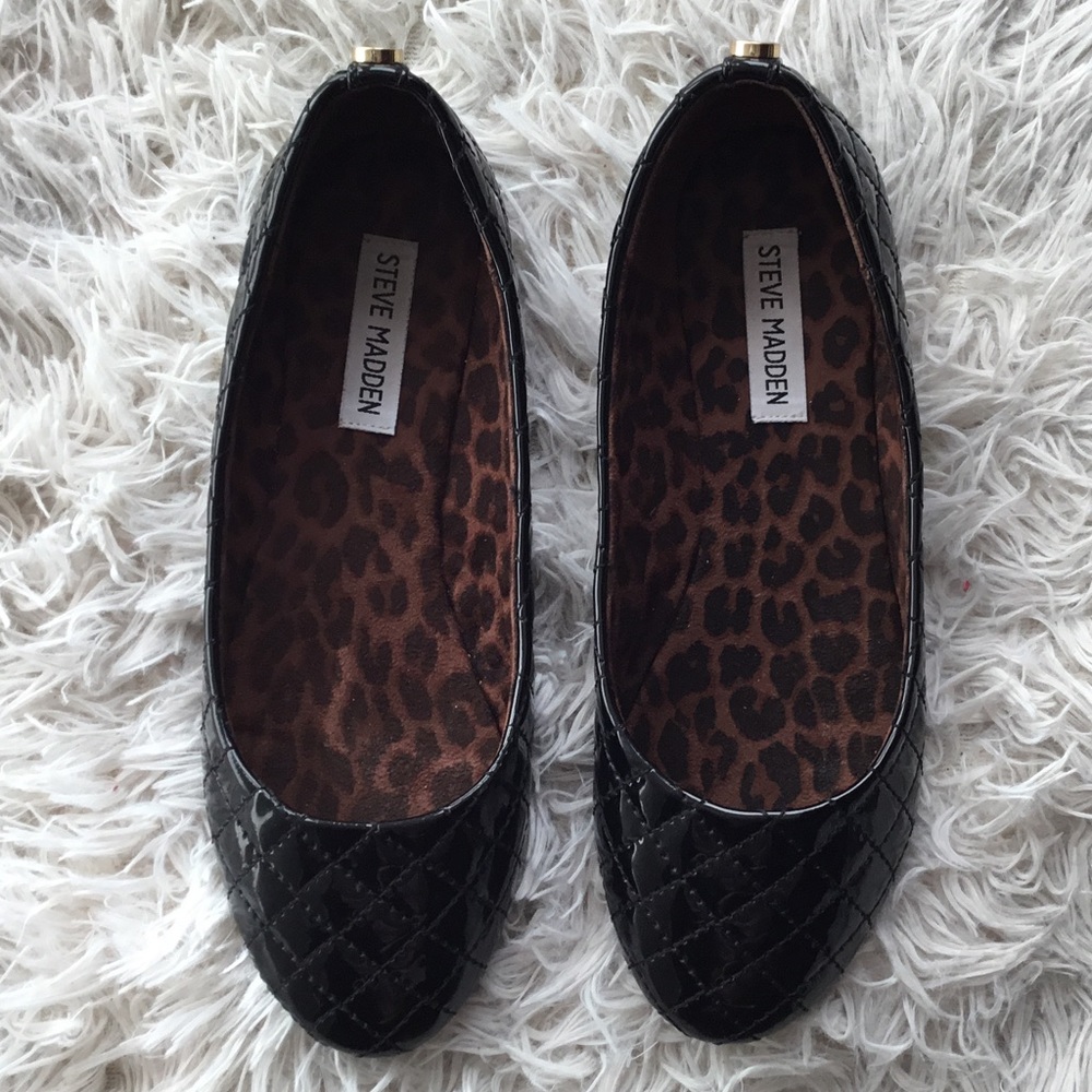 Steve Madden Black Flats